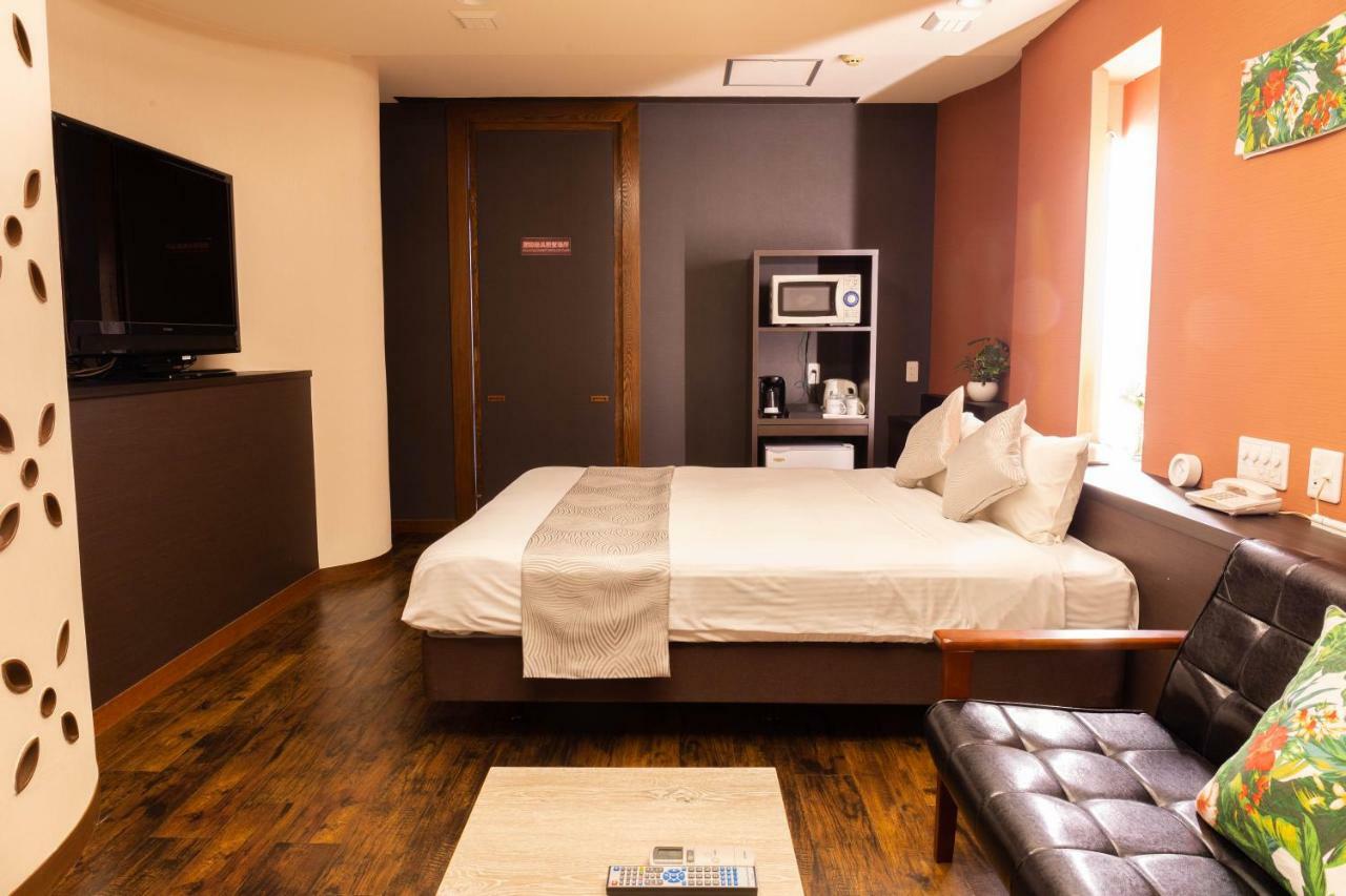Nami No Ue Crystal Hotel Naha Extérieur photo